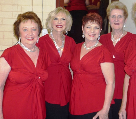 gallery/gal/Red_Sails_in_the_Sunset_2012/Old_Time_Singalong.jpg